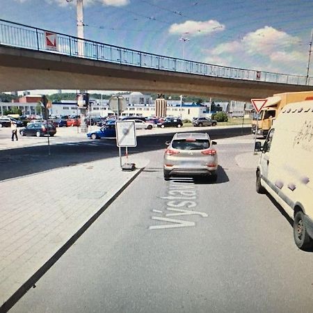 Utulne Ubytovani U Centra V Blizkosti Vystaviste Бърно Екстериор снимка
